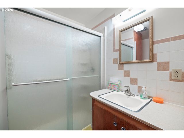 6884 S Hansen Ln, Aurora, OR 97002