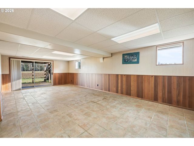 6884 S Hansen Ln, Aurora, OR 97002