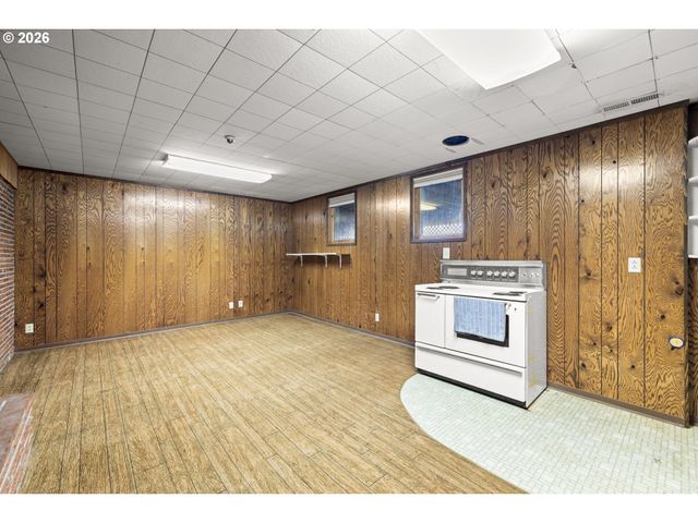 6884 S Hansen Ln, Aurora, OR 97002