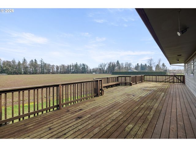 6884 S Hansen Ln, Aurora, OR 97002