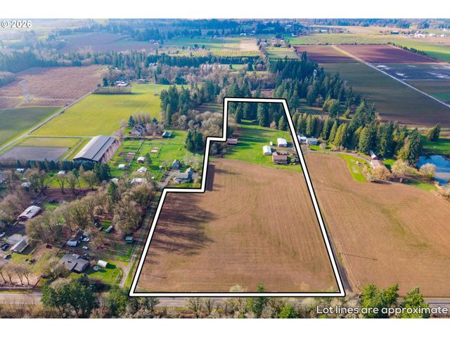 6884 S Hansen Ln, Aurora, OR 97002