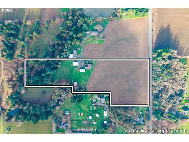 6884 S Hansen Ln, Aurora, OR 97002