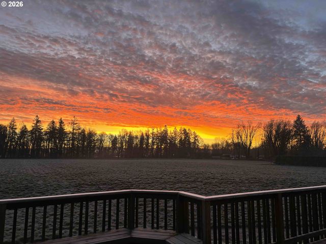 6884 S Hansen Ln, Aurora, OR 97002