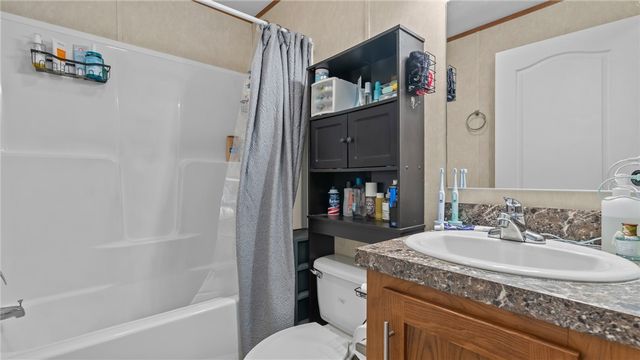 529 Forest Park, Middletown, RI 02842