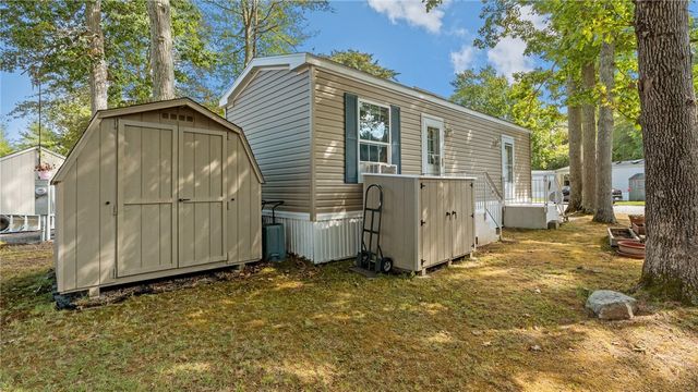 529 Forest Park, Middletown, RI 02842