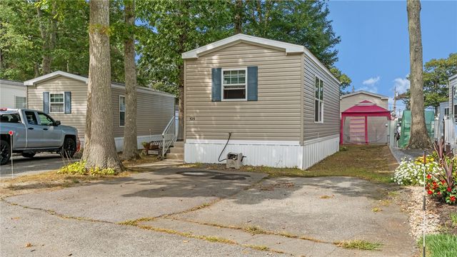 529 Forest Park, Middletown, RI 02842