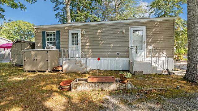 529 Forest Park, Middletown, RI 02842