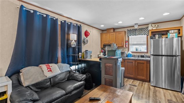 529 Forest Park, Middletown, RI 02842