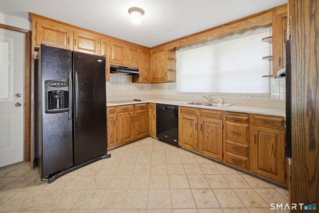 40 Eastview Drive, Windsor, CT 06095