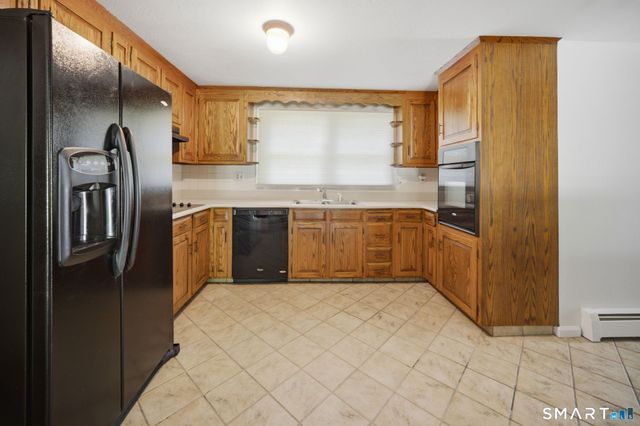 40 Eastview Drive, Windsor, CT 06095