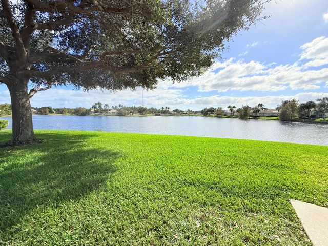 8270 Eleuthera Lane, Wellington, FL 33414