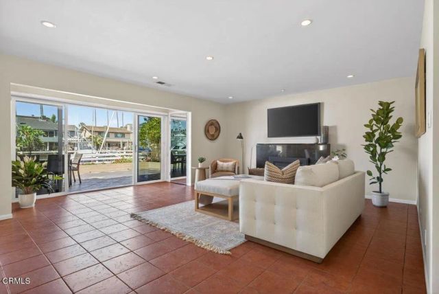 2941 Surfrider Avenue, Ventura, CA 93001