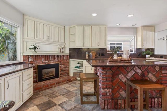 2941 Surfrider Avenue, Ventura, CA 93001