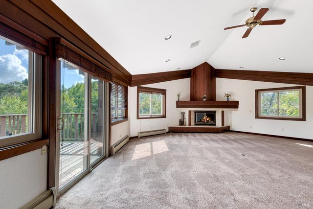 10 Robinhood Dr, Novato, CA 94945