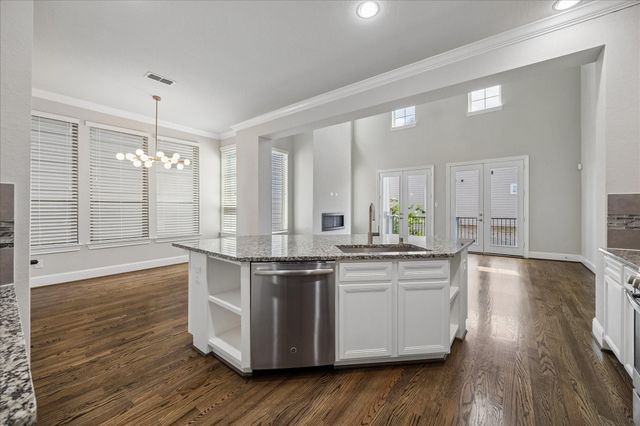 1704 Oak Leaf Pass Drive, Houston, TX 77055