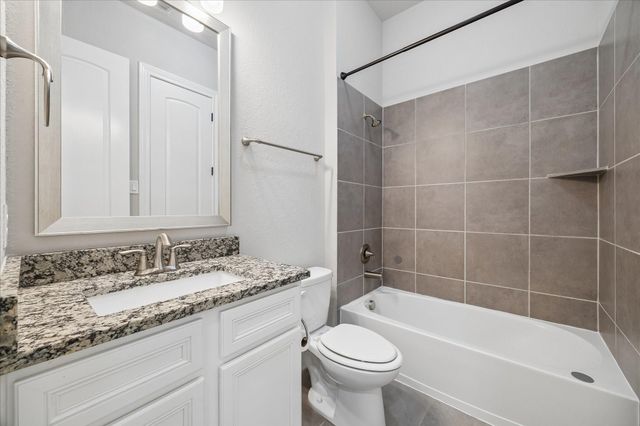 1704 Oak Leaf Pass Drive, Houston, TX 77055