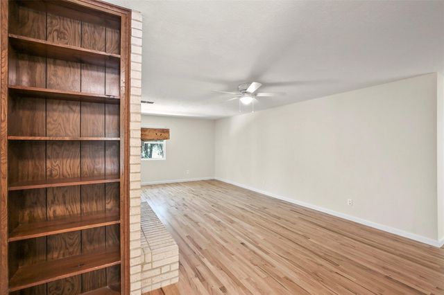 21 Horseshoe Drive, Highland Village, TX 75077