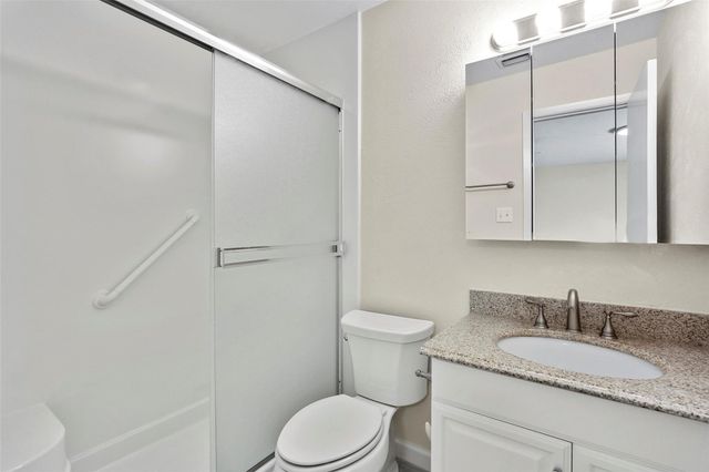 21 Horseshoe Drive, Highland Village, TX 75077