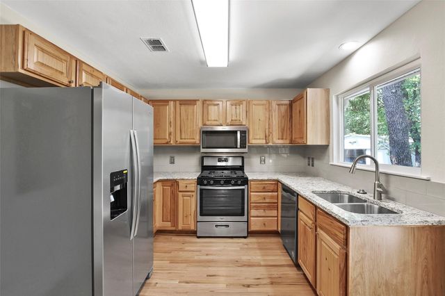 21 Horseshoe Drive, Highland Village, TX 75077