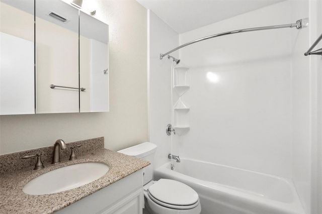 21 Horseshoe Drive, Highland Village, TX 75077