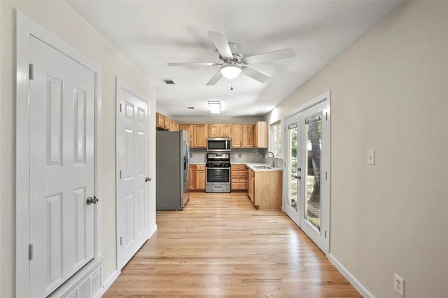 21 Horseshoe Drive, Highland Village, TX 75077