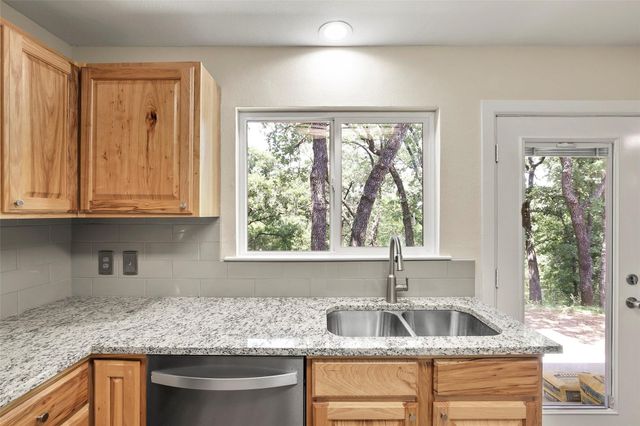 21 Horseshoe Drive, Highland Village, TX 75077