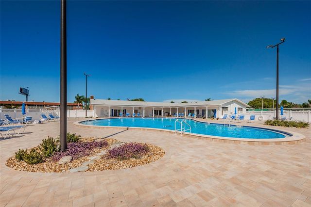 29 CONCORD LANE 11, Palm Harbor, FL 34684