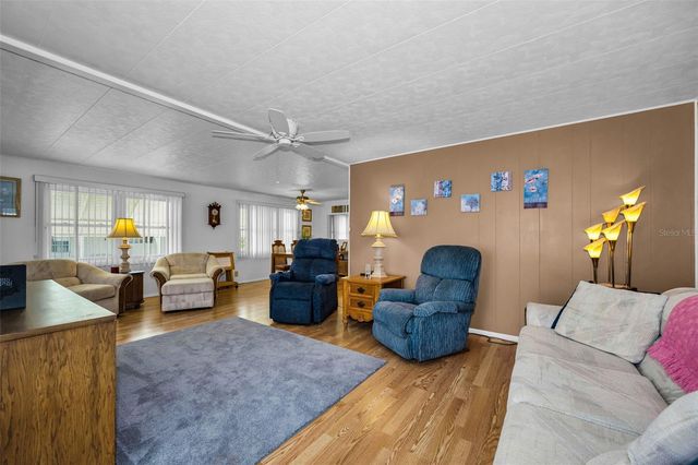 29 CONCORD LANE 11, Palm Harbor, FL 34684