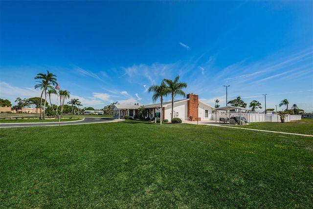 29 CONCORD LANE 11, Palm Harbor, FL 34684