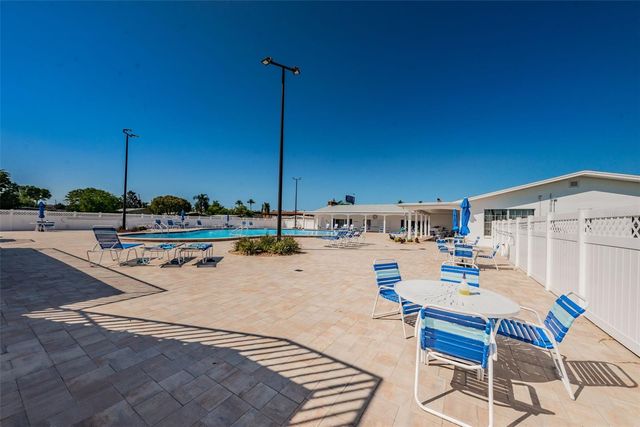 29 CONCORD LANE 11, Palm Harbor, FL 34684