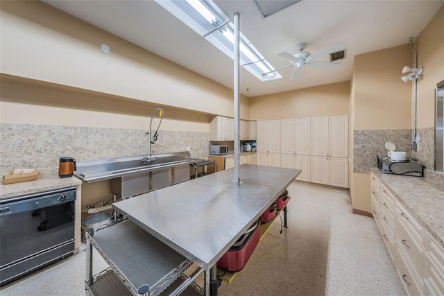 29 CONCORD LANE 11, Palm Harbor, FL 34684