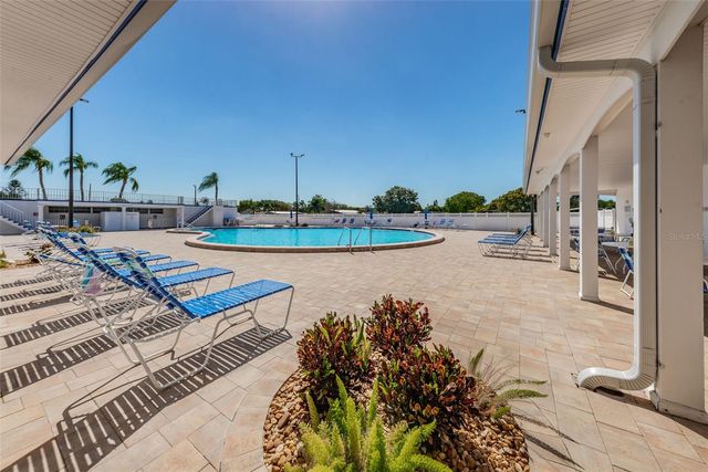 29 CONCORD LANE 11, Palm Harbor, FL 34684