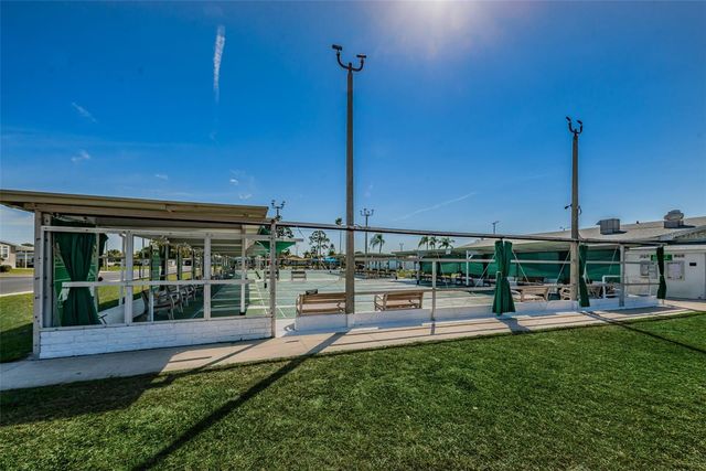 29 CONCORD LANE 11, Palm Harbor, FL 34684