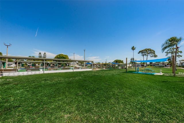 29 CONCORD LANE 11, Palm Harbor, FL 34684