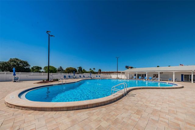 29 CONCORD LANE 11, Palm Harbor, FL 34684