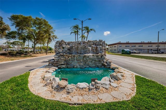 29 CONCORD LANE 11, Palm Harbor, FL 34684