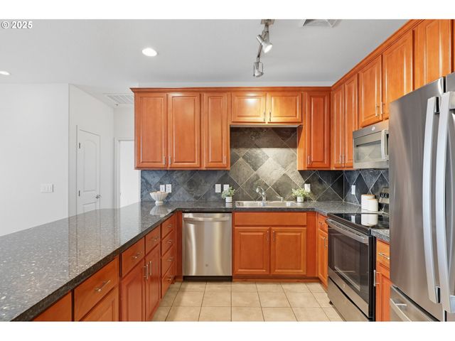 20508 Sw ROY ROGERS Rd 324, Sherwood, OR 97140