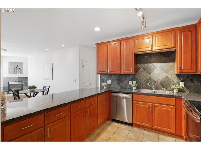 20508 Sw ROY ROGERS Rd 324, Sherwood, OR 97140