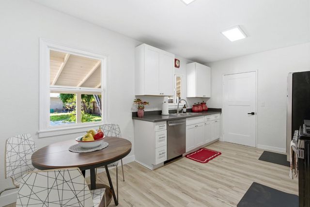 3700 24th Ave, Sacramento, CA 95820