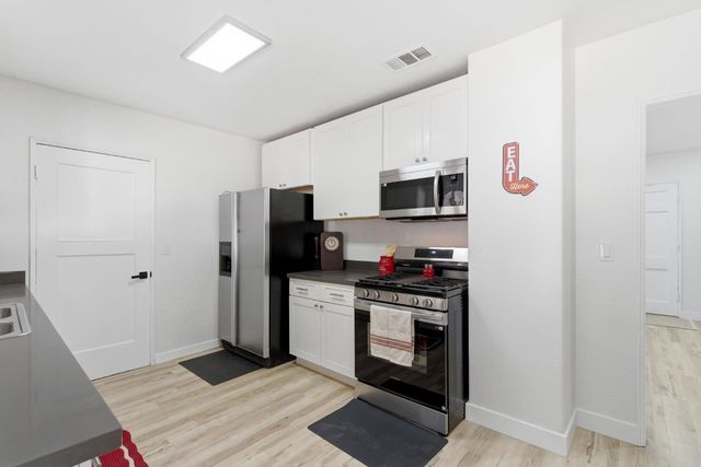 3700 24th Ave, Sacramento, CA 95820