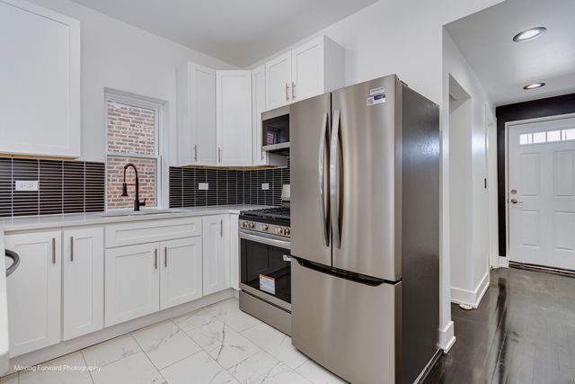 4941 W Iowa Street, Chicago, IL 60651