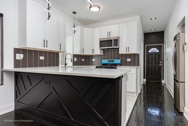 4941 W Iowa Street, Chicago, IL 60651