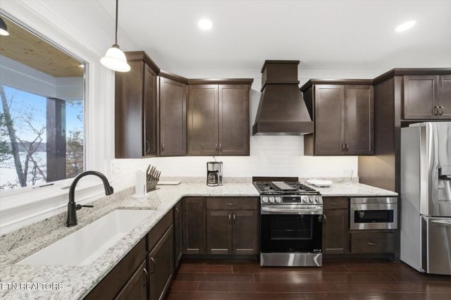 243 E Shore Drive, Rockwood, TN 37854