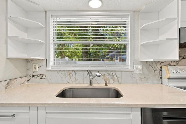 524 3RD STREET N A, St Petersburg, FL 33701