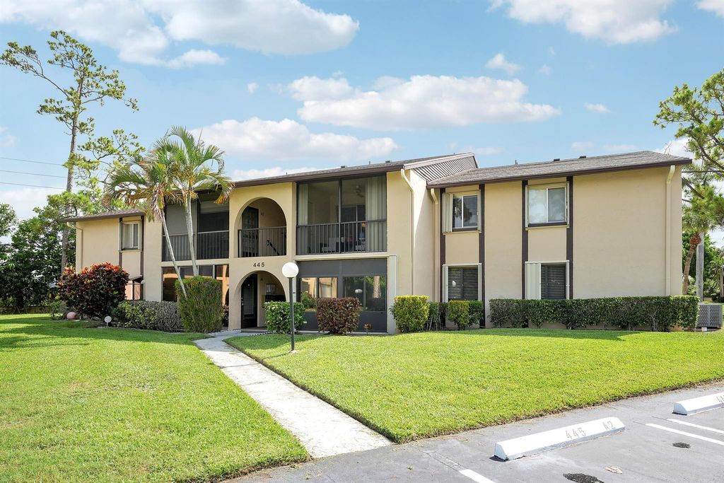 445 Pine Glen Lane A-1, Greenacres, FL 33463