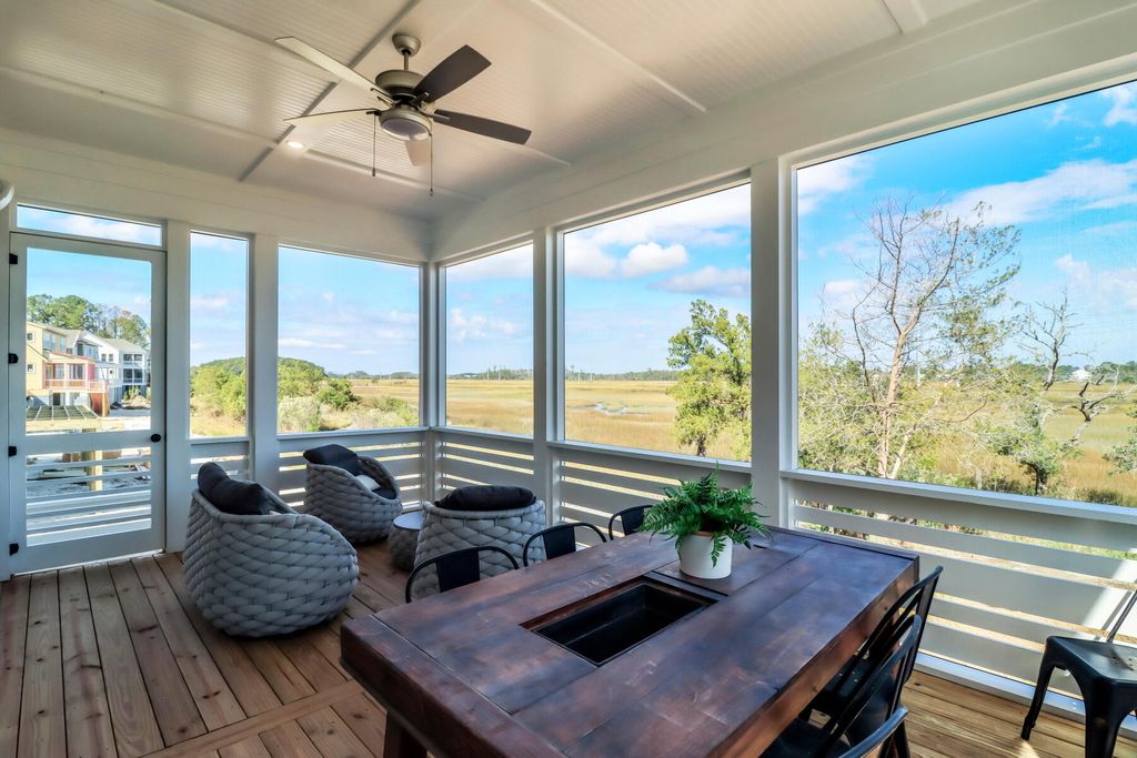 Image 22 of property listing at 1548 John Fenwick Lane, Johns Island, SC 29455