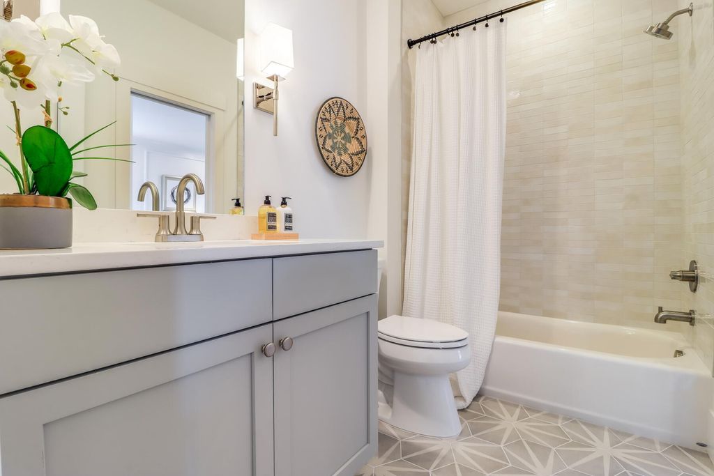 Image 36 of property listing at 1548 John Fenwick Lane, Johns Island, SC 29455