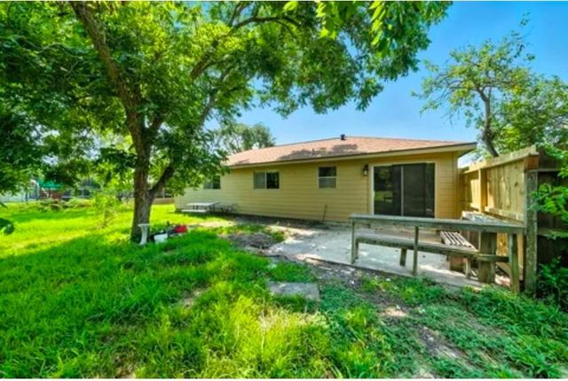 4803 28th Street E, Dickinson, TX 77539