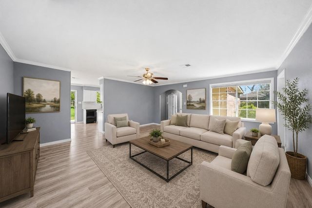 4803 28th Street E, Dickinson, TX 77539