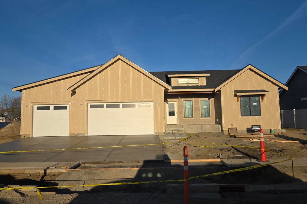 8622 N Molly St, Spokane, WA 99208